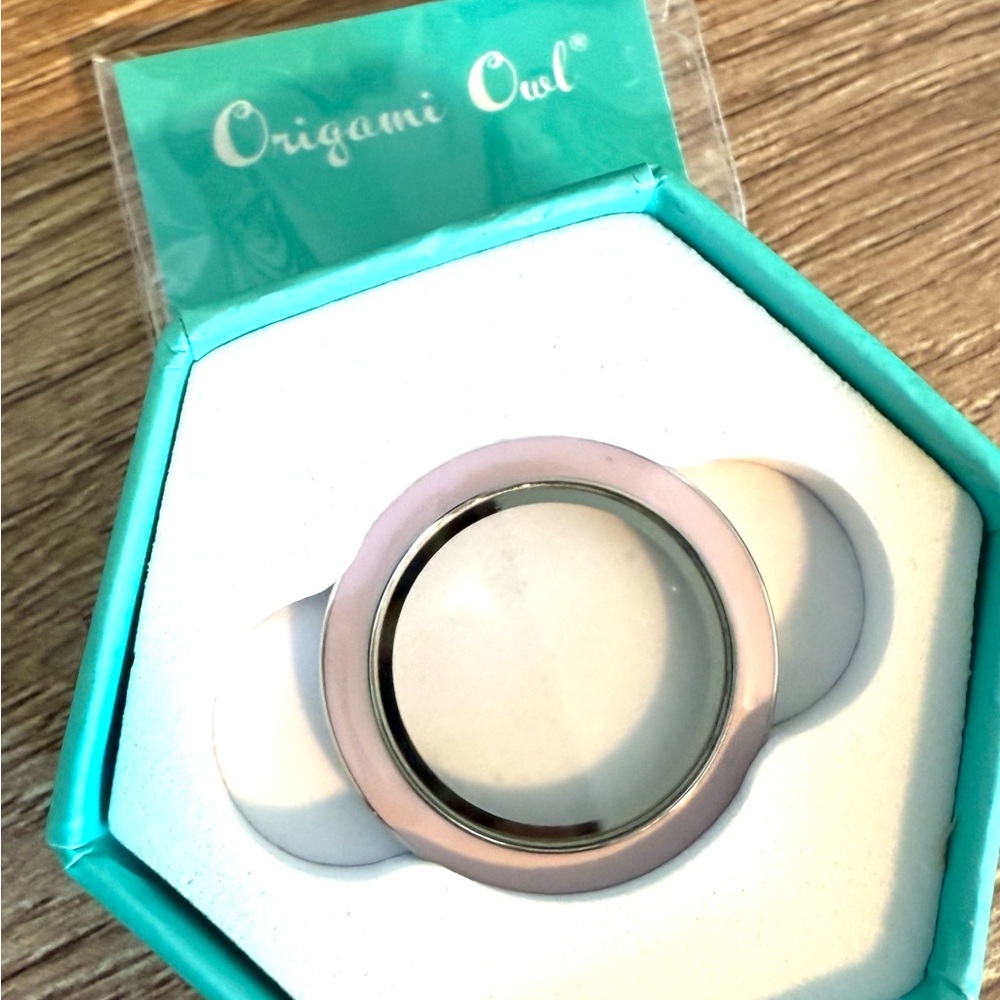 Origami Owl Large Perfectly Pink Enamel Twist Locket Face New BZ3008 Jewelry